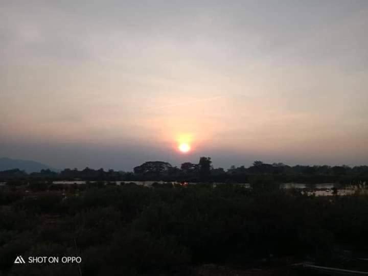 Sompong Sunset View Guest House Don Det Luaran gambar