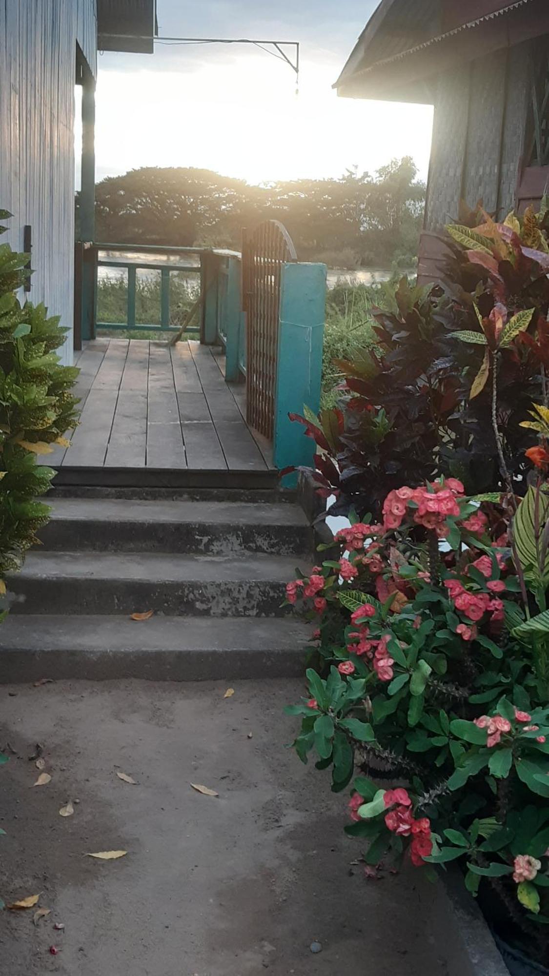 Sompong Sunset View Guest House Don Det Bilik gambar